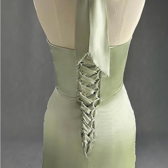 Elegant Black Satin Wedding Dress - Picture 5 of 7